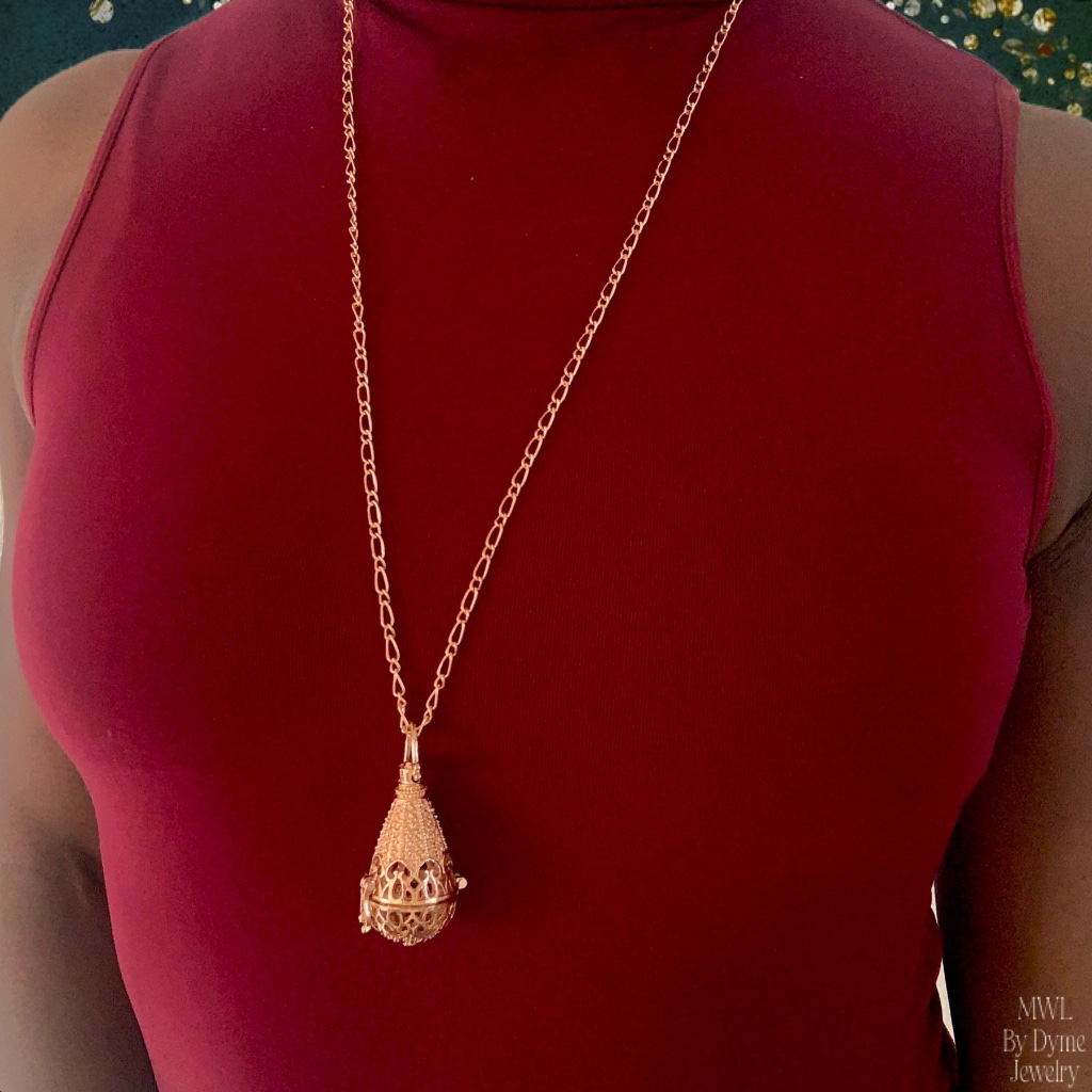 Gold Long Chain Necklace W/ Balloon Pendant
